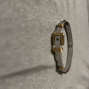 I’m selling my Michael Kors bracelet I don’t have a use for it anymore